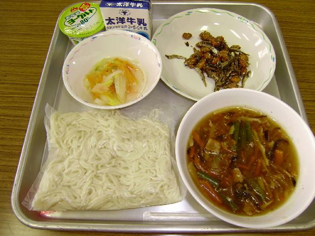 学校給食のソフト麺